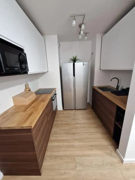 Apartamenty Dmowskiego Poznaň 0*,